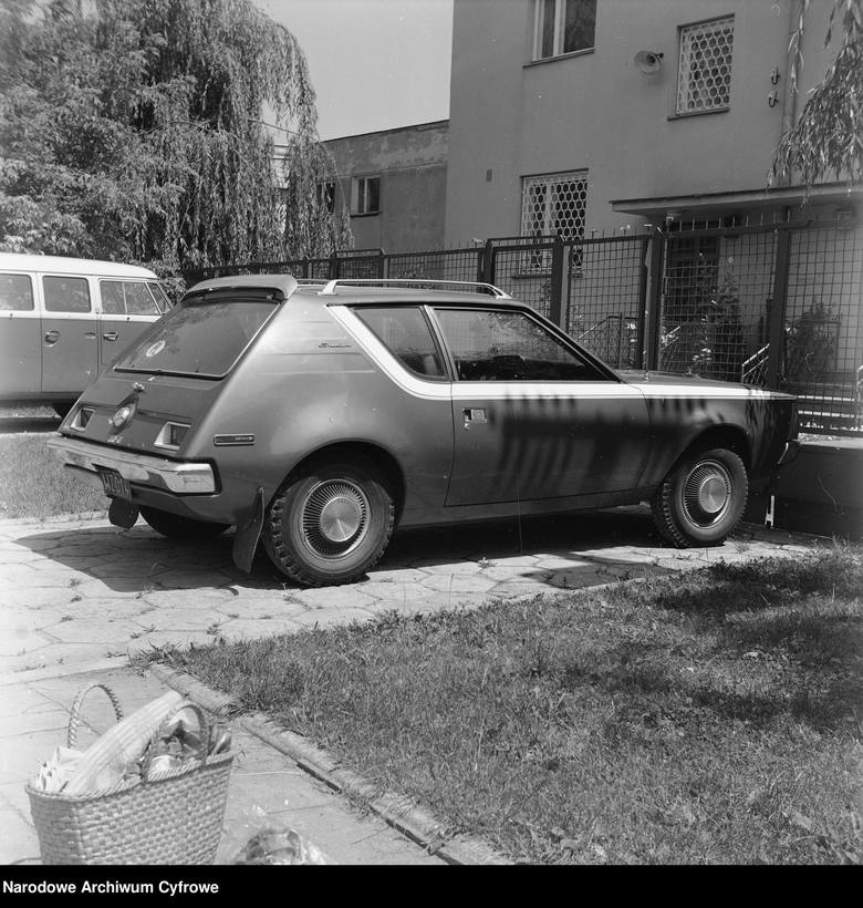 <strong>AMC Gremlin, 1973 rok</strong><br />  <br /> AMC Gremlin był samochodem osobowym klasy kompaktowej produkowanym pod amerykańską marką AMC w latach 1970-1978. Model Gremlin powstał jako odpowiedź koncernu American Motors na nieznacznie większy model Pinto Forda, w ofercie AMC pełniąc funkcję...