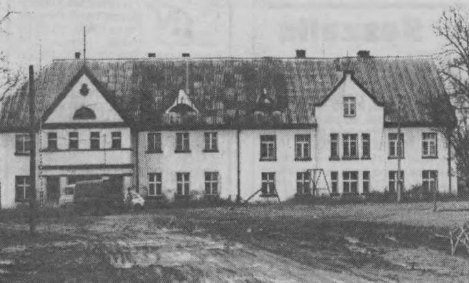 Wygląd pałacu w Trzebielinie w 1993 