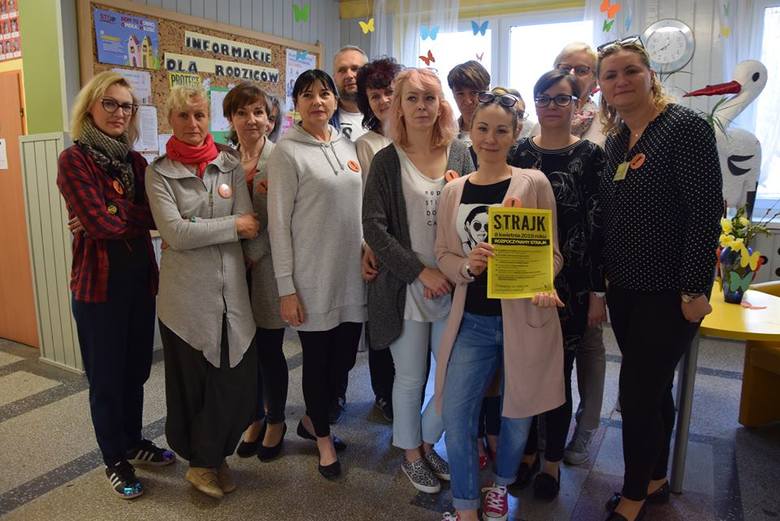 LUBUSKIE: Strajk nauczycieli 2019. Szkoły i przedszkola zamknięte. Blisko 80 proc. placówek w Polsce bierze udział w strajku