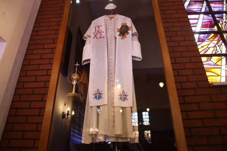 Sutanna świętego Jana Pawła II w Kielcach-Dyminach