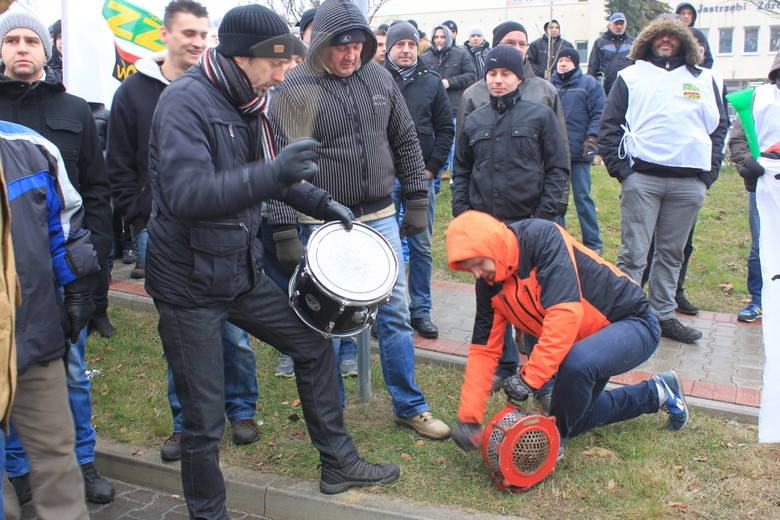 Górnicy kopalń JSW dołączają do strajku na Śląsku<br /> <br /> <a href=