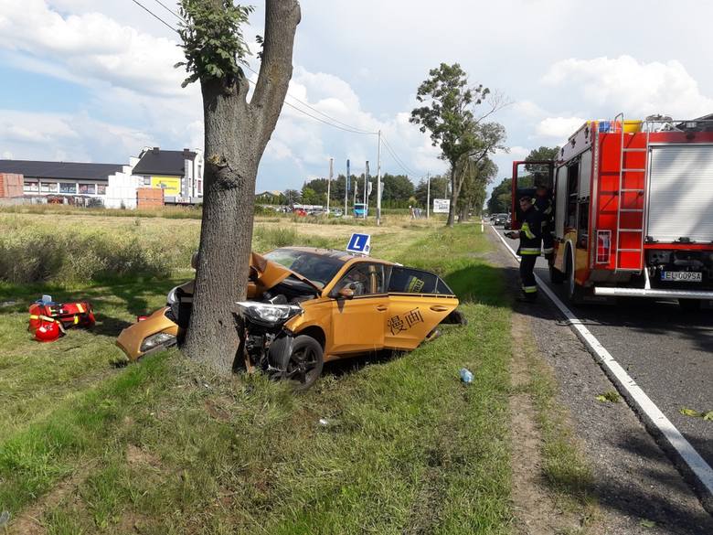 Wypadek samochodu nauki jazdy w Miedniewicach [ZDJĘCIA]