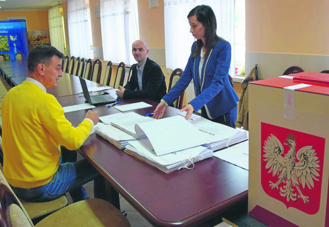 Wrzesień. W Skarżysku - Kamiennej mieszkańcy głosowali - wybierali projekty inwestycji  w ramach Budżetu Obywatelskiego.