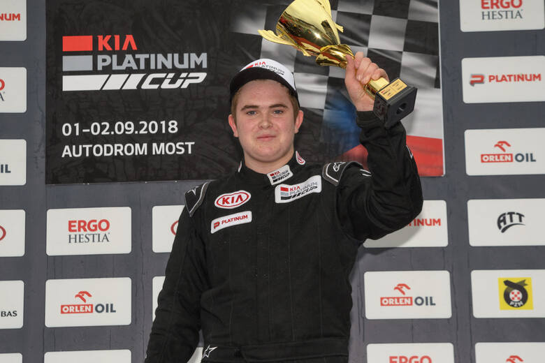 Przedostatnia runda tegorocznej serii Kia Platinum Cup, rozegrana na Autodromie Most w Czechach, zakończyła się zwycięstwem Niemca Lukasa Keila. Triumfator