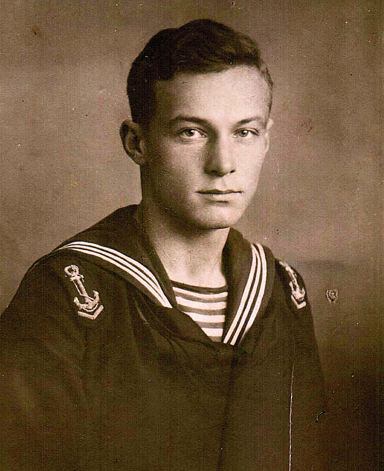 Aleksander Niejołow jako uczeń pierwszego roku Szkoły Morskiej w Tczewie. Rok 1927 <br /> 