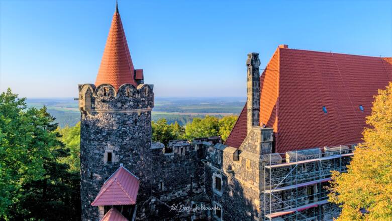 Widok na zamek Grodziec na Dolnym Śląsku