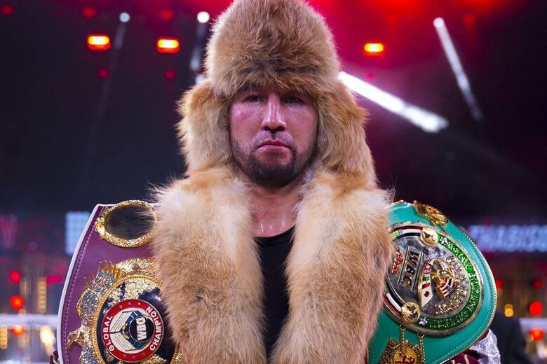 Kazach Ajdos Jerbosynuly był międzynarodowym mistrzem Azji wagi super średniej organizacji WBA, WBC i WBO