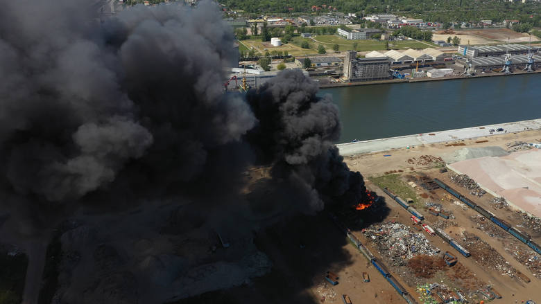 Pożar w Gdańsku przy ul. Kujawskiej 3.06.2020 r. ZDJĘCIE Z DRONA