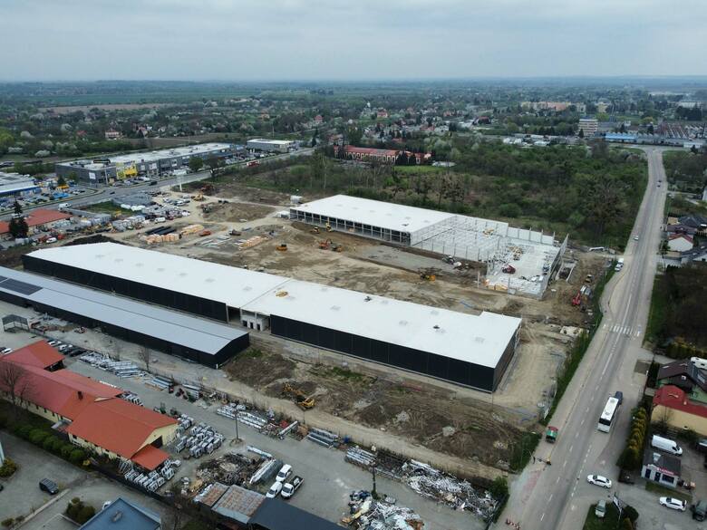 Park Handlowy S1 w Przemyślu: Niemiecka firma Saller tworzy nowe centrum handlowe w miejscu byłego Tesco [ZDJĘCIA]