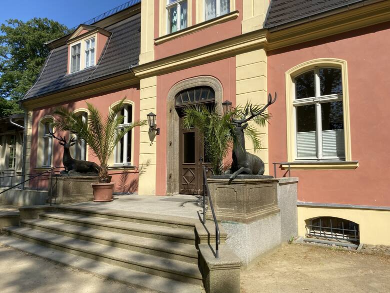 W tej posiadłości mieszkał dawniej Hermann Friedrich Roetschke wraz z rodziną