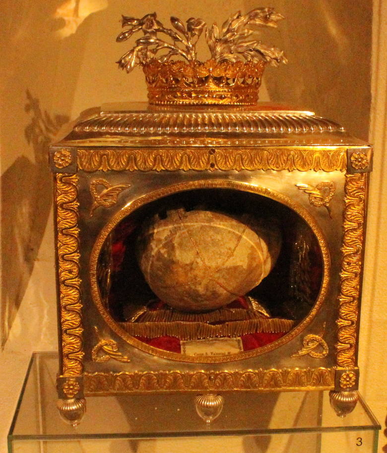 Relikwiarz św. Walentego w kryptach archikatedry przemyskiej
