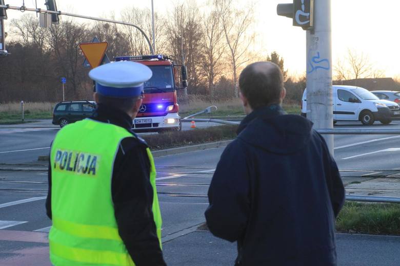 Tragedia na drodze w Lipnie. Zginął 63-letni kierowca peugeota
