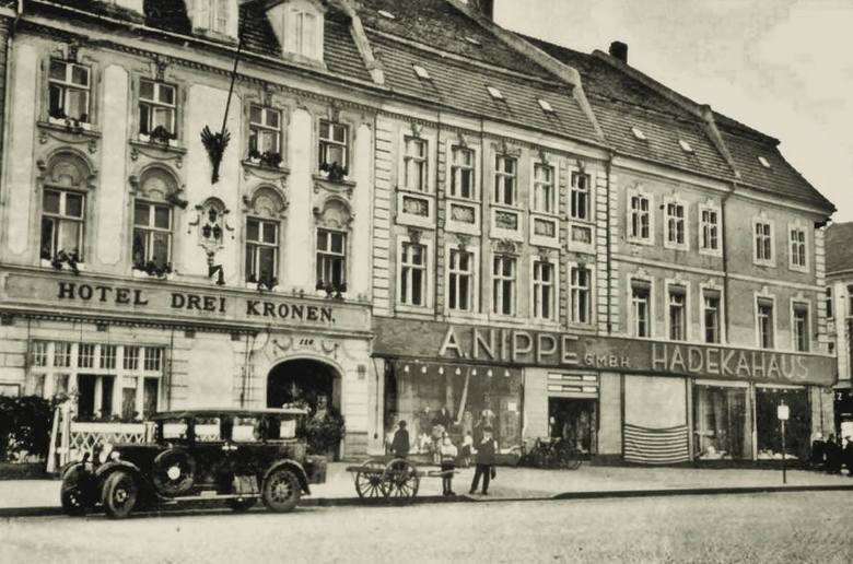 Północno-zachodnia część rynku w Krośnie. Zdjęcie z 1935 r.