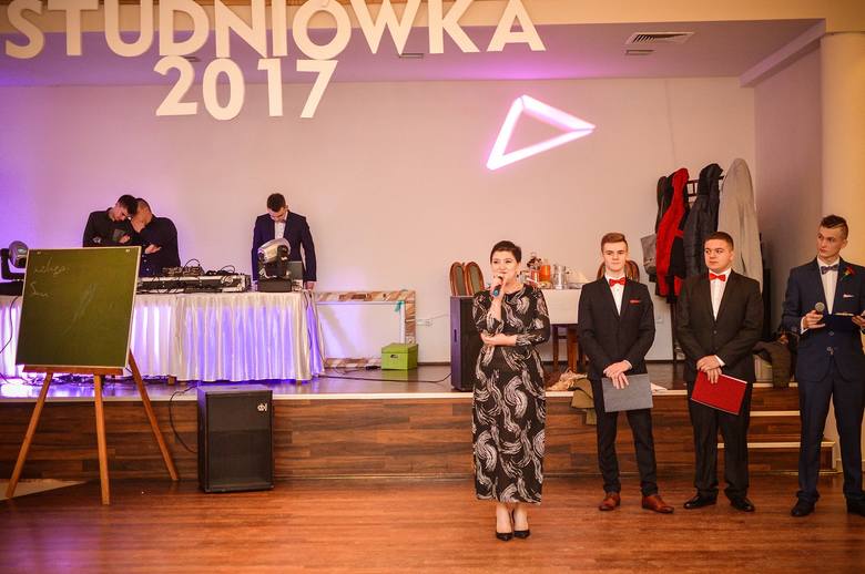 Studniówki 2017. Studniówka ZSZ nr 2 w Skierniewicach [ZDJĘCIA]