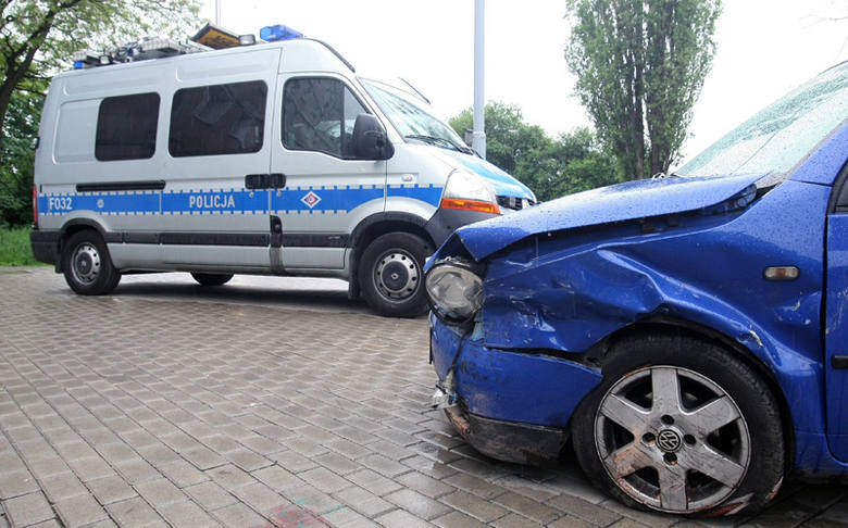 Trzy kobiety zostały ranne w wypadku, który wydarzył się na skrzyżowaniu ul. Kasprzaka i Drewnowskiej. 