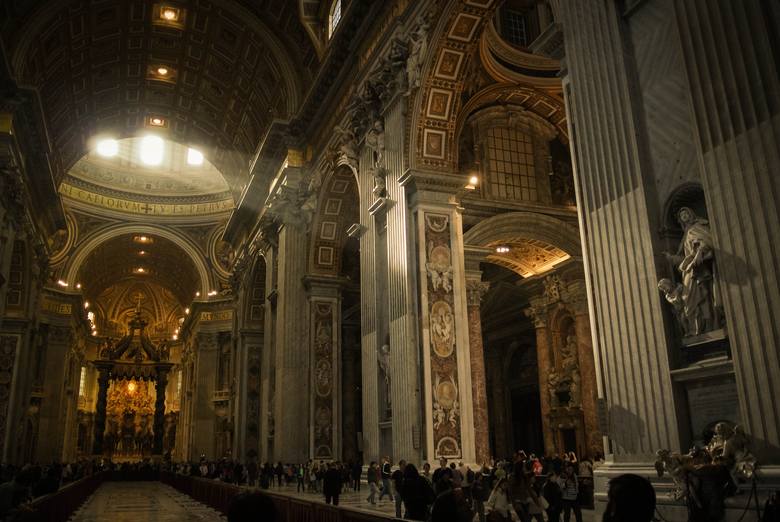 Szuka skarbów w Tajnym Archiwum Watykanu. Wejść mogą tu wybrani