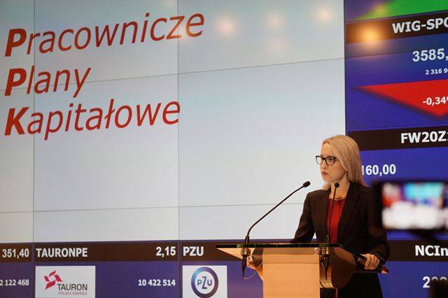 W uroczystości podpisania ustawy, która odbyła się w siedzibie Giełdy Papierów Wartościowych w Warszawie, wzięła udział minister finansów, prof. Teresa