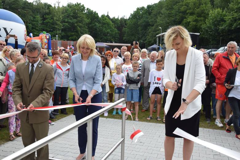 26 czerwca, w niedzielę, otwarto uroczyście Basen Miejski w Żarach