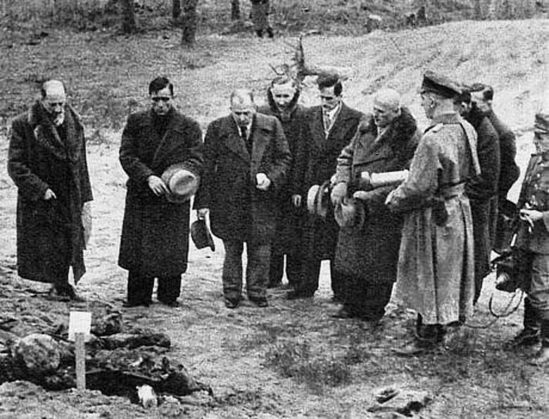 Od lewej siedzą: Ferdynand Goetel, Kazimierz Wierzyński, pułkownik Bolesław Wieniawa-Długoszowski, Mieczysławski w jednej z warszawskich cukierni (1931