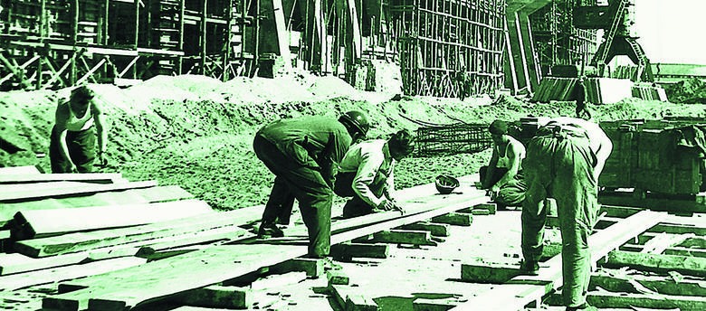 Na budowę huty w Głogowie zjechali robotnicy z całej Polski