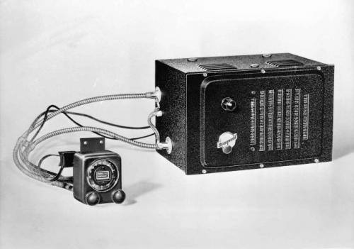 Fot. Blaupunkt: Pierwsze radio samochodowe wyprodukowano w 1932 r
