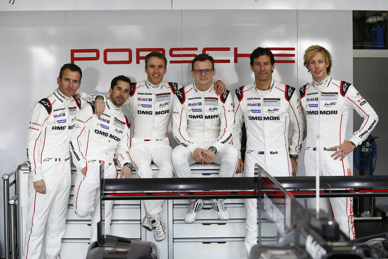 Zespół Porsche: Romain Dumas, Neel Jani, Timo Bernhard, Marc Lieb, Mark Webber, Brendon Hartley (od lewej) / Fot. Porsche