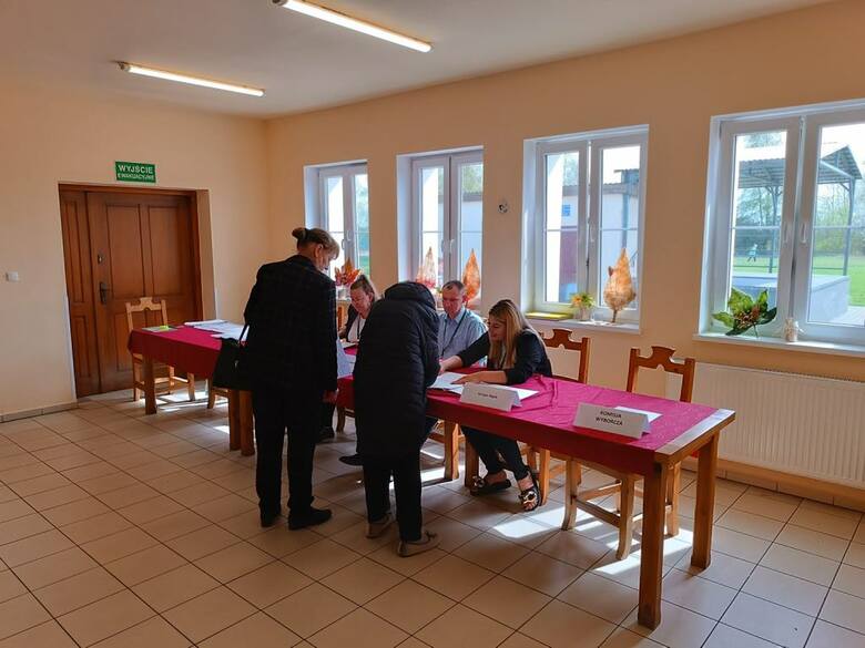 Głosowanie w gminie Sulechów.
