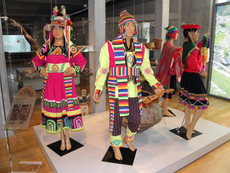 Tradycyjny strój peruwiańskiego zespołu folklorystycznego