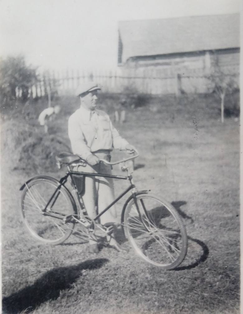 Przed II wojną światową Wacław Jurkojć miał nie tylko rower, ale też motocykl, a nawet samochód!