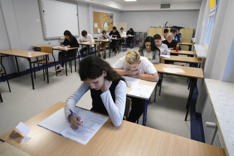 Egzamin ósmoklasisty 2021 POLSKI. Mamy odpowiedzi i arkusze CKE z testu