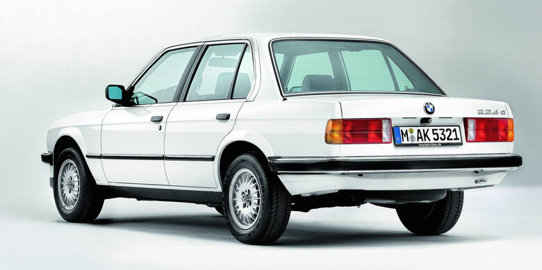BMW E30 Małe BMW najlepiej oceniać okiem ignoranta., który nic nie wie o marce z Monachium, a przełom lat 80. i 90. spędził w bibliotece. Wówczas z łatwością