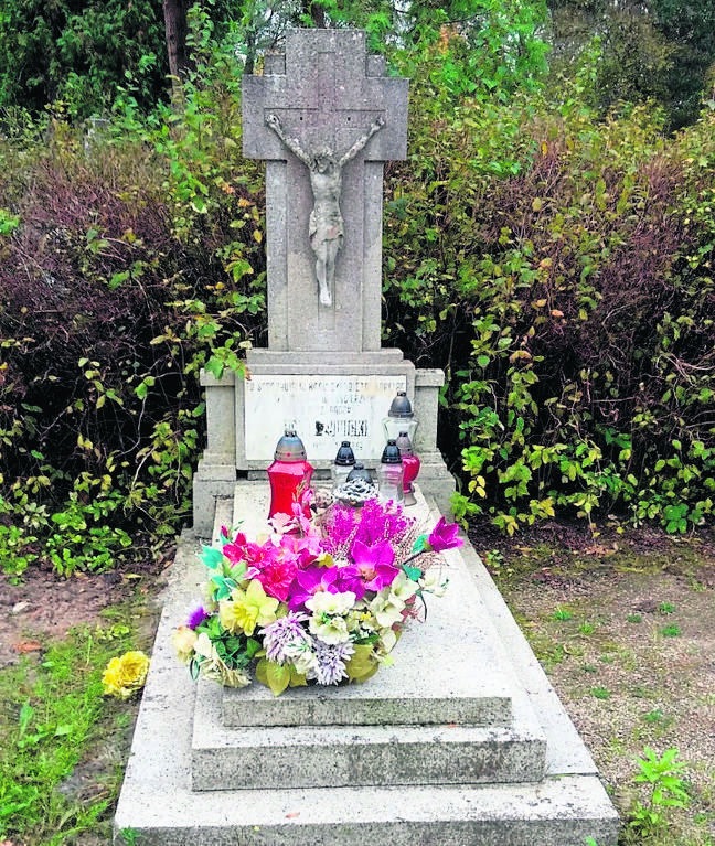 Mogiła, w której został pochowany ks. Jakub Żywicki<br /> 
