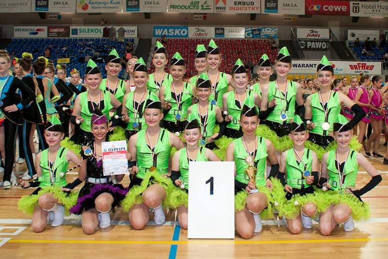 Najlepsze mażoretki z całego kraju wzięły udział w Mistrzostwach Polski Mażoretek Tamburmajorek i Cheerleaderek w Kędzierzynie-Koźlu.