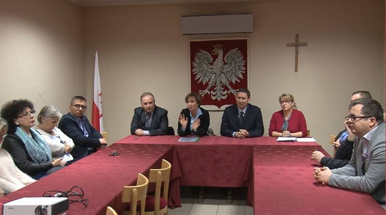 Konsultacje w sprawie zmiany nazwy powiatu w Bobrowicach.