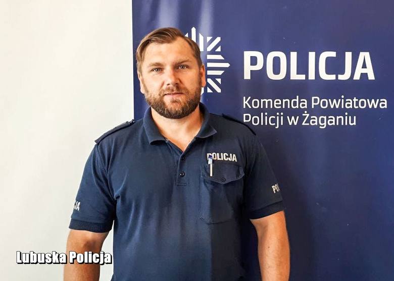 Asp. Rafał Korewo - dzielnicowy z Żagania uratował mężczyznę