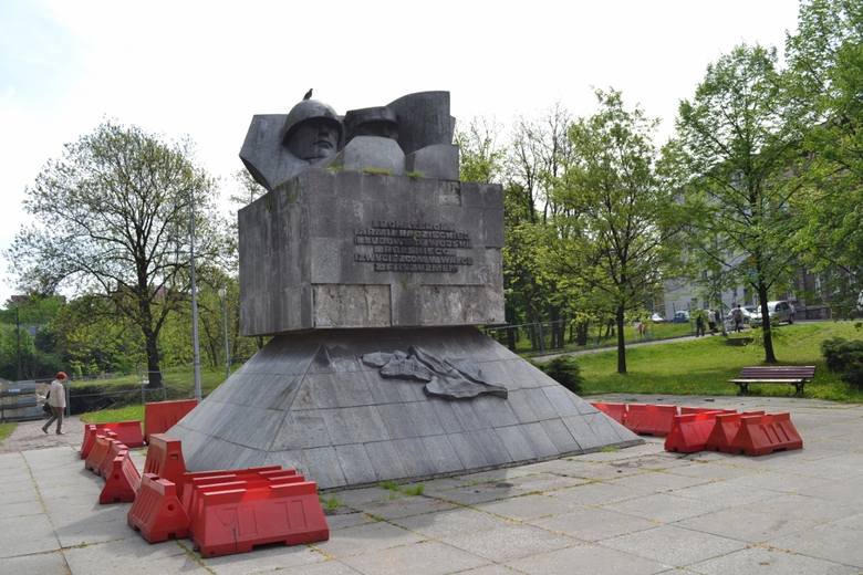 Pomniki PRL-u: z szacunkiem dla historii, ale nie można tolerować kłamstw [INTERAKTYWNA MAPA]