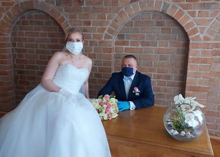 Część par zdecydowała się na na sam ślub, bez wesela.