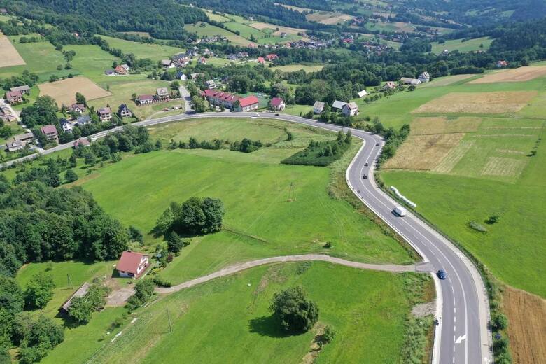 Wiele tras wije się przez piękne tereny Małopolski jak droga  965 Zielona - Limanowa