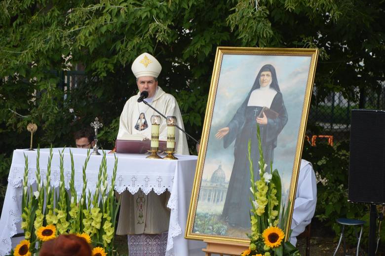 Postaci św. Rocha oraz bł. Lament przybliżył wiernym ksiądz biskup Wojciech Osial