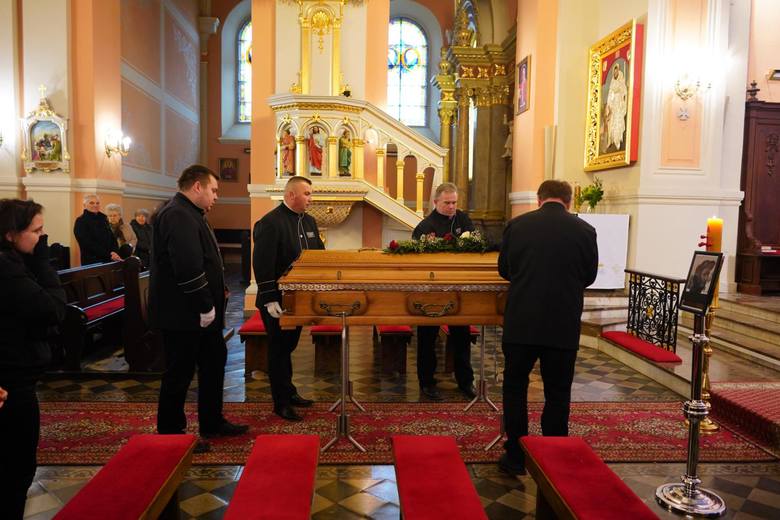 21-letni Adam został zastrzelony przez policjanta 14 listopada w Koninie. W czwartek, 21 listopada, odbył się jego pogrzeb.