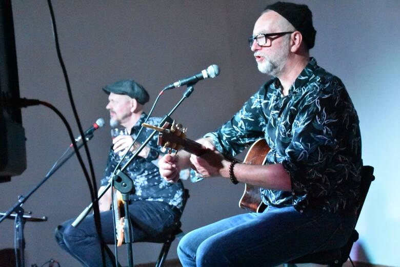 Duet artystyczny Deriglasoff & Nawrocki zagrał w piątek w BWA w Zielonej Górze.