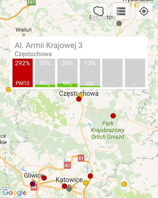 Częstochowa 292 pył zawieszony proc PM10<br /> <br /> Smog w Żywcu, Tychach i Gliwicach. To właśnie w tych miastach w czwartek rano mamy najwięcej zanieczyszczeń w powietrzu. Przekroczenia norm występują w większości województwa śląskiego. Jak podają niezależne aplikacje monitorujące jakość...
