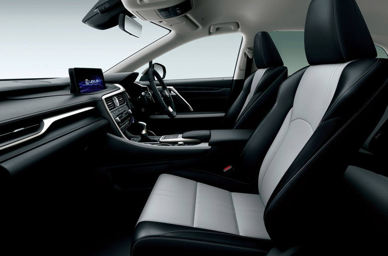 Lexus RX Black Tourer Odmiana nazwana Black Tourer nadaje SUV-owi nieco sportowego charakteru. Dodatki są wysmakowane i choć całość wyróżnia się kontrastującymi
