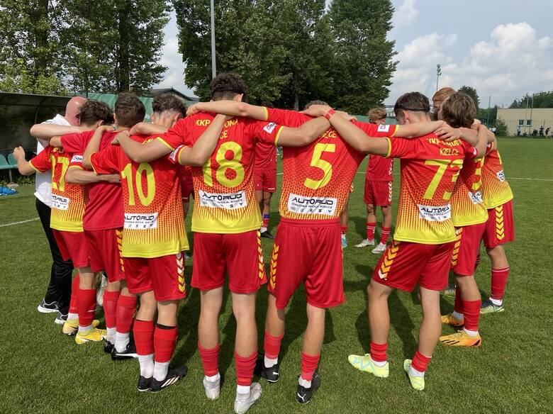 Dwa zespoły juniorów KKP Korona awansowały do Centralnej Ligi Juniorów. Kielczanie zagrają z najlepszymi zespołami w Polsce. Zobacz zdjęcia