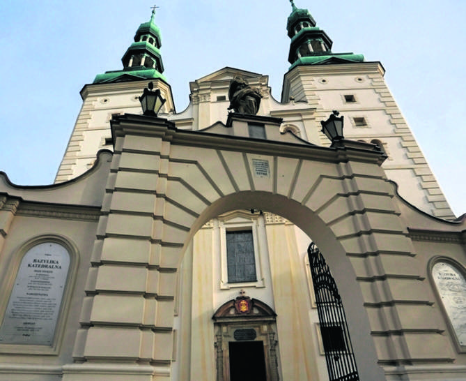 Warto zajrzeć do Łowicza słynącego m.in. z wspaniałej Bazyliki Katedralnej