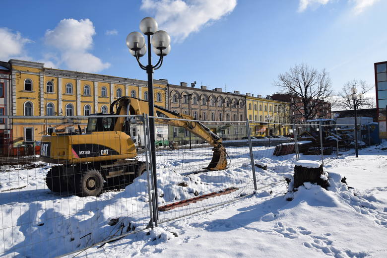 Wznawiają budowę centrum przesiadkowego, zamkną ulicę Piłsudskiego