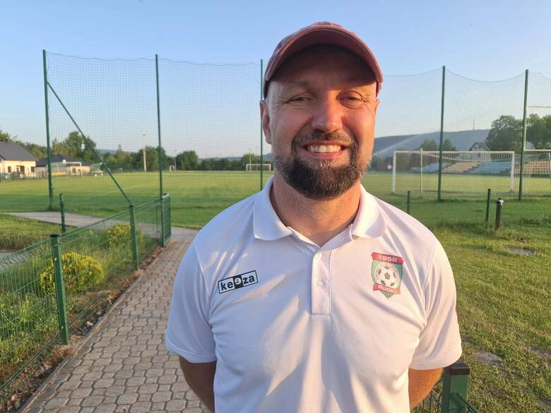 Trener Paweł Jaworek po tym sezonie odchodzi z GKS Rudki.