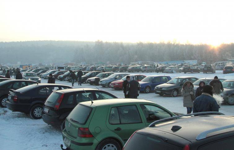 Giełdy samochodowe w Kielcach i Sandomierzu (09.12) - ceny