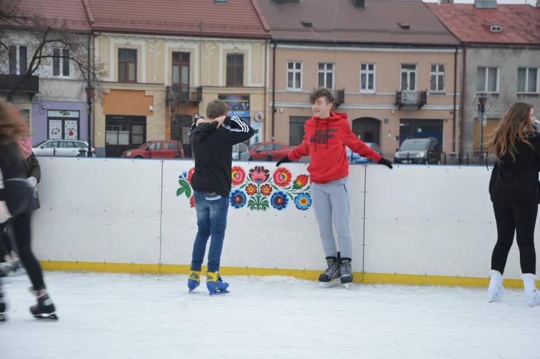Trener Zbigniewa Bródki na lodowisku w Łowiczu będzie uczył jazdy na łyżwach [ZDJĘCIA]
