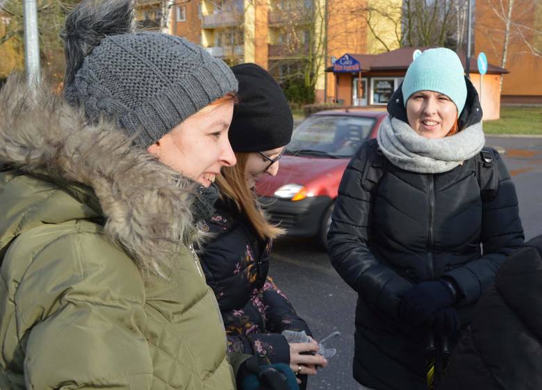 Prawie 50 osób wzięło udział w "Mikołajkowym szuraniu" w Łowiczu [ZDJĘCIA]
